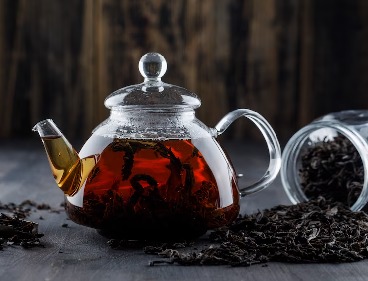black-tea-with-dry-tea-teapot